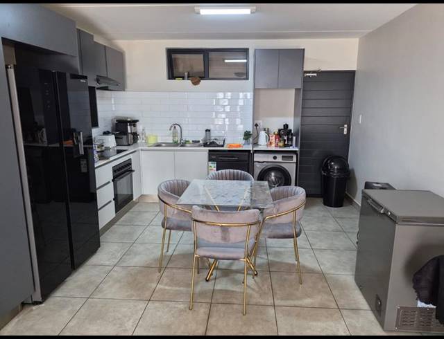 2 BEDROOM APARTMENT FOR SALE IN RASLOUW